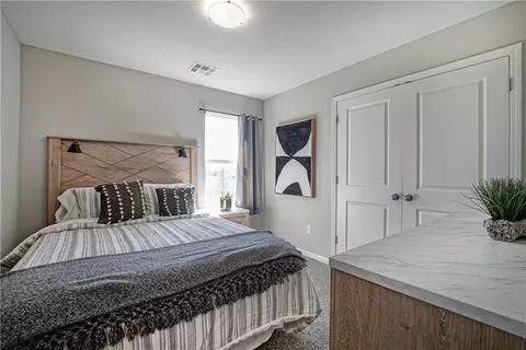 Bedroom - 21107-21109 E 8th St, Independence, MO 64056 photo 9 of 12