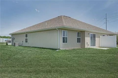 Exterior - 21107-21109 E 8th St, Independence, MO 64056 photo 3 of 6