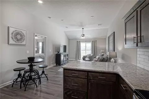Entry Way - 21107-21109 E 8th St, Independence, MO 64056 photo 6 of 6