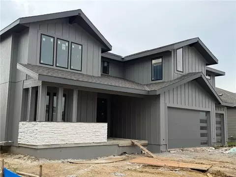 17404 Parkhill St, Overland Park, KS 66221