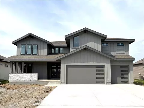 17404 Parkhill St, Overland Park, KS 66221