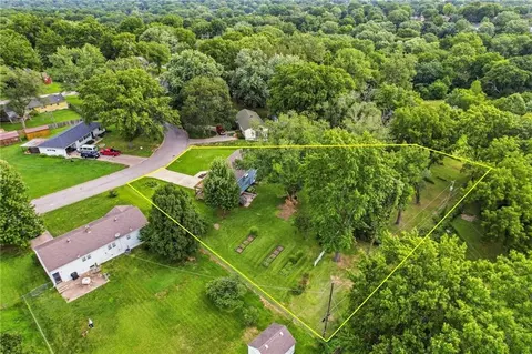 View/Area - 11615 E 38 St, Independence, MO 64052 photo 4 of 4
