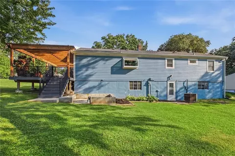 Exterior - 11615 E 38 St, Independence, MO 64052 photo 3 of 7