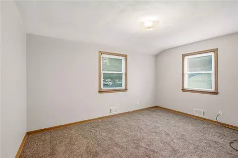 Bedroom - 11615 E 38 St, Independence, MO 64052 photo 3 of 4