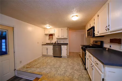 Kitchen - 14143 S 2875 Rd, Walker, MO 64790 photo 2 of 3