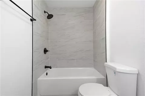 Bath - 17322 E Susquehanna Dr, Independence, MO 64056 photo 3 of 5