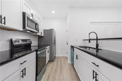 Kitchen - 17322 E Susquehanna Dr, Independence, MO 64056 photo 1 of 2