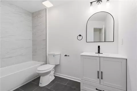 Bath - 17322 E Susquehanna Dr, Independence, MO 64056 photo 2 of 5
