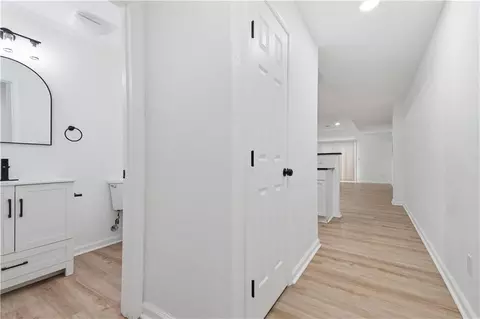 Entry Way - 17322 E Susquehanna Dr, Independence, MO 64056 photo 2 of 2