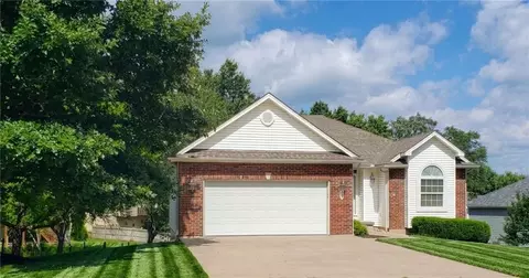 7823 N Liberty St, Kansas City, MO 64118