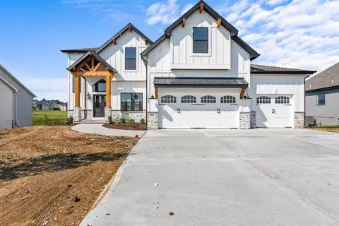 8701 N Farley Ave, Kansas City, MO 64157