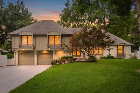 301 W 116th St, Kansas City, MO 64114
