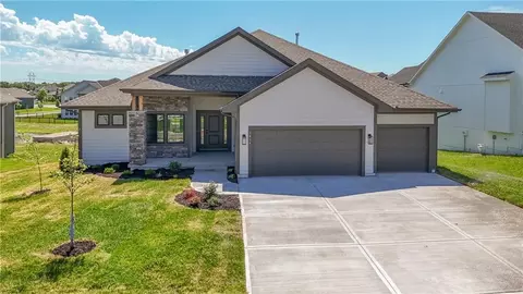24615 W 60th Ter, Shawnee, KS 66226