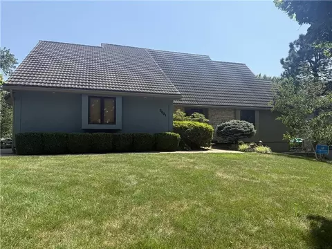 3001 W 121st Ter, Leawood, KS 66209