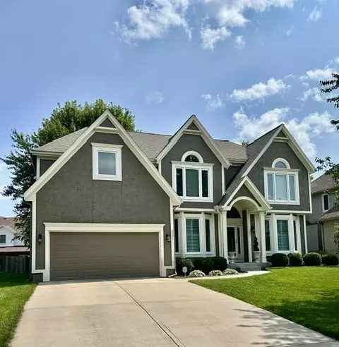 8001 W 130th St, Overland Park, KS 66213