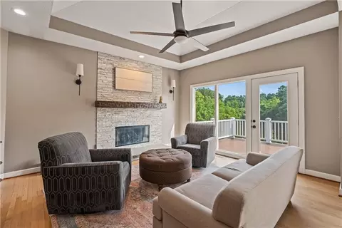 Living - 609 NE Persimmon Cir, Lees Summit, MO 64064 photo 3 of 4