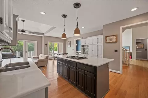 Kitchen - 609 NE Persimmon Cir, Lees Summit, MO 64064 photo 2 of 4