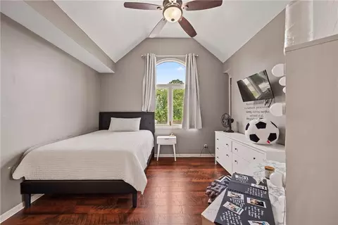 Bedroom - 609 NE Persimmon Cir, Lees Summit, MO 64064 photo 4 of 5