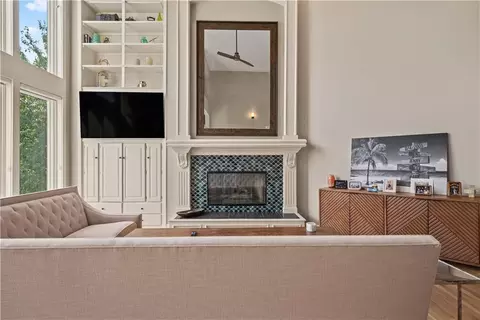 Living - 609 NE Persimmon Cir, Lees Summit, MO 64064 photo 2 of 4