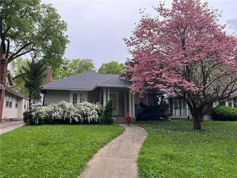 6432 Oak St, Kansas City, MO 64113