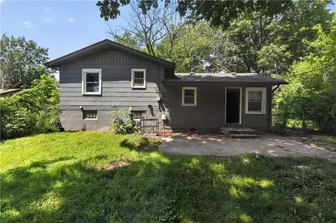 4131 E Vineyard Rd, Kansas City, MO 64130