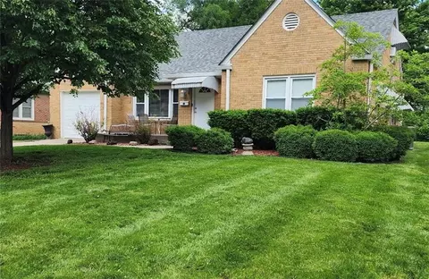 8221 Mercier St, Kansas City, MO 64114