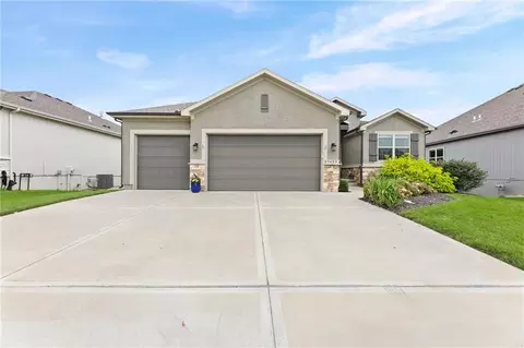 25420 W 146th St, Olathe, KS 66061