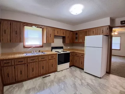 Kitchen - 1017 E 14th St, Pittsburg, KS 66762 photo 1 of 4