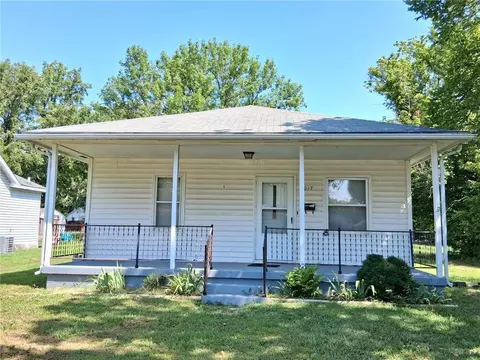 Exterior - 1017 E 14th St, Pittsburg, KS 66762 photo 2 of 5