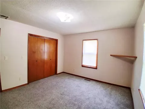 Bedroom - 1017 E 14th St, Pittsburg, KS 66762 photo 3 of 4