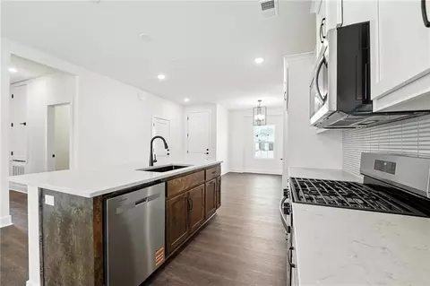 Kitchen - 20624 Barker St, Spring Hill, KS 66083 photo 1 of 1
