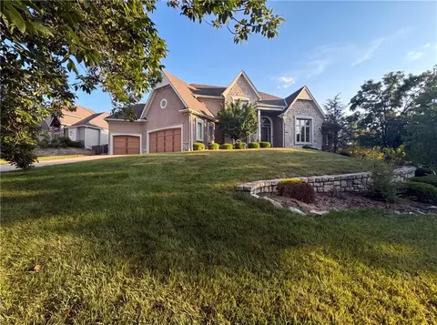 6003 N Cosby Ct, Kansas City, MO 64151