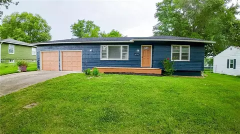 Exterior - 12308 E 52nd Ter, Independence, MO 64055 photo 2 of 4