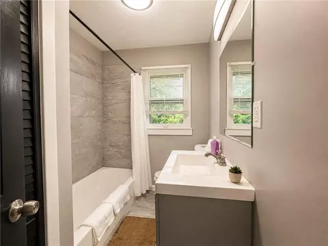 Bath - 12308 E 52nd Ter, Independence, MO 64055 photo 1 of 2