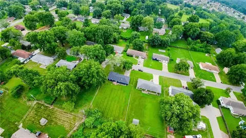 View/Area - 12308 E 52nd Ter, Independence, MO 64055 photo 2 of 2