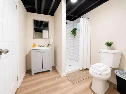 Bath - 12308 E 52nd Ter, Independence, MO 64055 photo 2 of 2