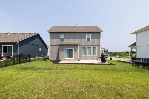 Exterior - 27407 E Sycamore St, Lees Summit, MO 64086 photo 5 of 14