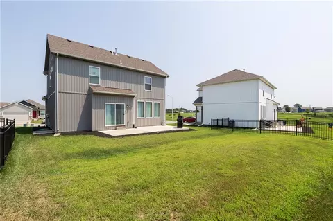 Exterior - 27407 E Sycamore St, Lees Summit, MO 64086 photo 7 of 14