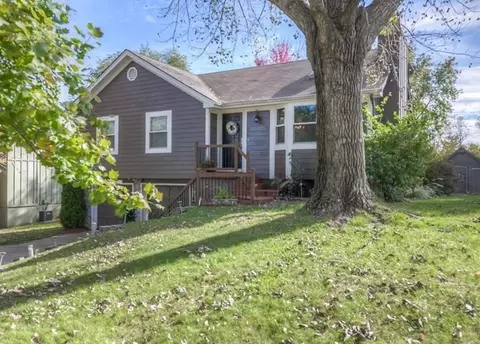 8209 NW 79th Ter, Kansas City, MO 64152