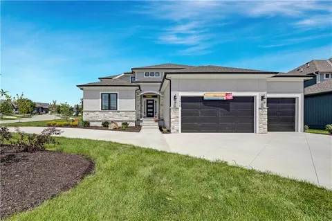13010 W 174th Ter, Overland Park, KS 66221