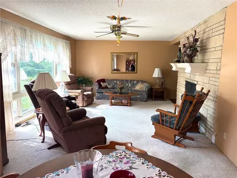 Living - 1024 N 17th Pl, Independence, KS 67301 photo 1 of 2