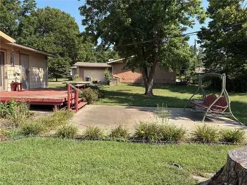 Exterior - 1024 N 17th Pl, Independence, KS 67301 photo 4 of 5