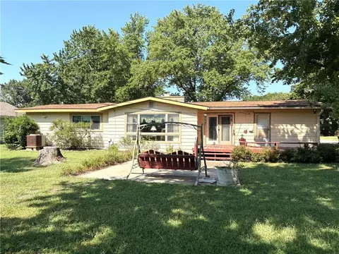 Exterior - 1024 N 17th Pl, Independence, KS 67301 photo 3 of 5