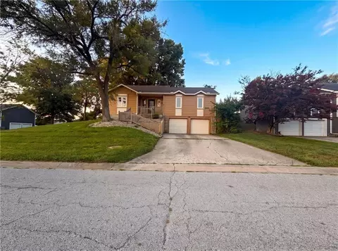 7511 Orient Ave, Kansas City, KS 66112