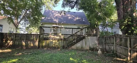 Exterior - 121 N Ash Ave, Independence, MO 64053 photo 4 of 4