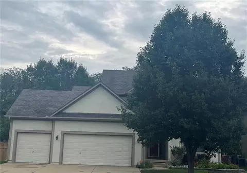 11013 Northridge Dr, Kansas City, KS 66109