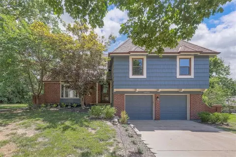 10713 W 98th St, Overland Park, KS 66214