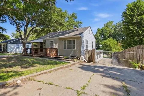 9604 E 67th Ter, Raytown, MO 64133