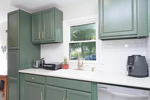 Kitchen - 10813 E 58th Ter, Raytown, MO 64133 photo 5 of 6