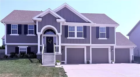6012 NE 119th St, Kansas City, MO 64156